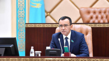 Фотография к новости: Әшімбаев: Маңызды міндеттерді іске асыру үшін Парламент жұмыс істеуі керек