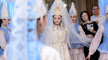 Фотография к новости: Бәсекелесіміз деп, салт-дәстүрді санадан өшіріп жатқан жоқпыз ба?