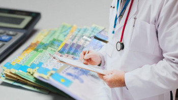 Фотография к новости: Келесі жылы дәрігерлердің жалақысына қанша теңге қосылатыны белгілі болды