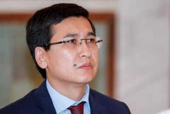 Фотография к новости: Әбенов Асхат Аймағамбетовтің студенттік шағы туралы: Барлық дебатқа қатысып, ортаны жарып шыққан азамат