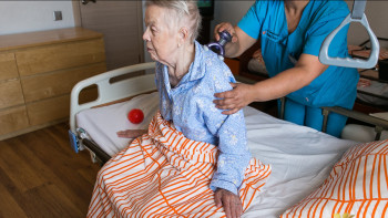 Фотография к новости: Инсульт алған адамға бастапқы үш айда оңалтудан өту өте маңызды