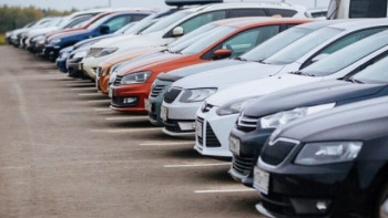 Фотография к новости: Әуре-сарсаңға түсіп жүр. Тоқаев Үкіметтің шетелдік көліктерді заңдастыруға қатысты жұмысын сынады