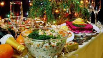 Фотография к новости: Кола әлде қымыз? Диетолог Жаңа жыл кешінде не ішіп, не ішпеу керегін айтты