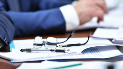 Мәжіліс Елбасы туралы заңды қарауға алды