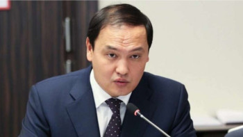 Фотография к новости: Депутат трибунасынан ондай сөзді айтуға болмайды – Қарашөкеев депутатқа