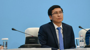 Фотография к новости: Қарапайым мұғалімнен министрге дейін. Аймағамбетов министр ретінде не бітірді?