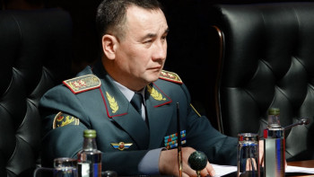 Фотография к новости: Заңсыз бұйрық берген. Бұрынғы Қорғаныс министріне қандай айып тағылды?