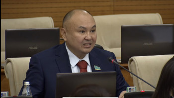 Фотография к новости: 30 жылда мемлекеті бай, халқы кедей қоғамға айналдық – депутат