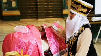 Фотография к новости: Бесік жырын тыңдап өсетін сәбилер кафе-барлардың түтінін жұтып жүр – депутат