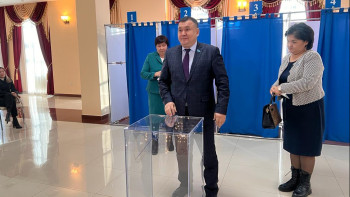 Фотография к новости: Ақтөбе облысында мәслихат хатшысы Сенат депутаты болды