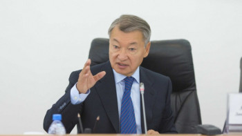 Фотография к новости: Ахметов Риддердегі жалғыз қазақ мектебінің жайы туралы айтты