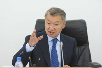 Фотография к новости: Ахметов Риддердегі жалғыз қазақ мектебінің жайы туралы айтты