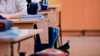 Фотография к новости: Мектептерде оқу жылы қайта қысқартыла ма?