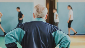 Фотография к новости: 8 жасар оқушыны итеріп жіберген дене шынықтыру мұғалімі сөгіс алды