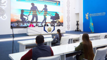 Фотография к новости: Ұлттық баяндама: Ата-аналар жұмысбасты болып, балаларына тиісті уақыт пен көңіл бөле бермейді