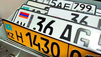 Фотография к новости: Шетелдік көлікті заңдастыру: 36 мың қазақстандықтың өтініші мақұлданды