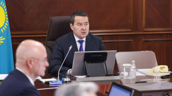 Фотография к новости: Әлихан Смайылов: Келісі - 400 теңге! Пияз неге қымбаттады?