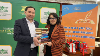 Фотография к новости: Кітапханаға кітап сыйла