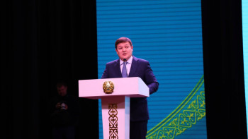 Фотография к новости: Асхат Оралов түркістандықтармен кездесті