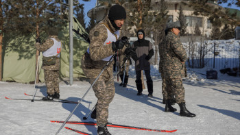 Фотография к новости: Шаңғы тебуден үздік әскерилер анықталды