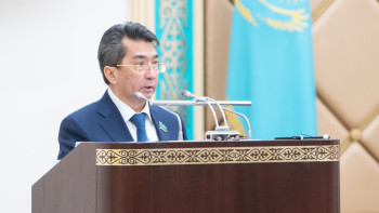 Фотография к новости: Сенатор: «Орталық» пен өңірлер арасында байланыс жоқ