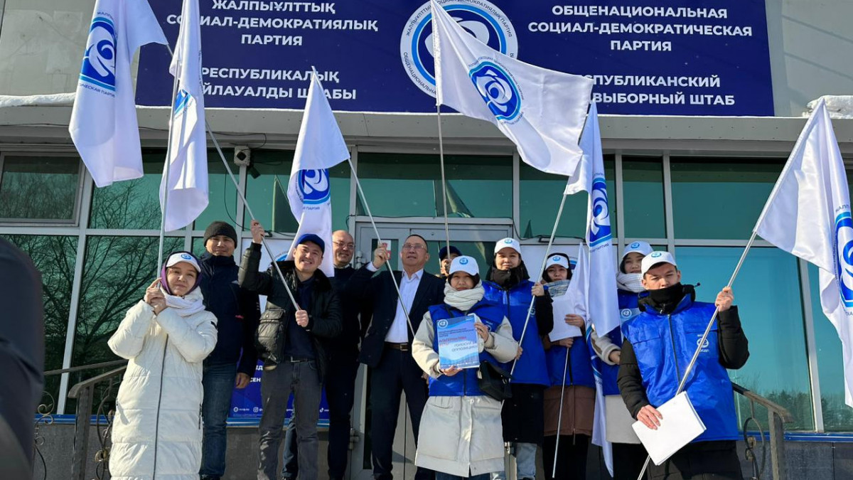 ЖСДП үгіт пойызы акциясын Астанадан бастады