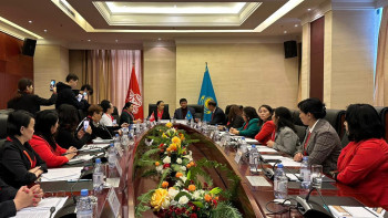 Фотография к новости: ҚХП Аналар құрылтайын өткізіп жатыр