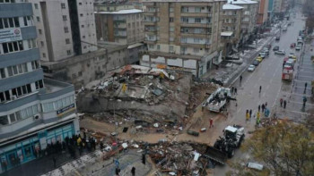 Фотография к новости: Түркиядағы зілзала. Апат аймағынан 200-ге жуық отандасымыз қауіпсіз жерге көшірілді - СІМ