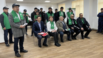 Фотография к новости: Baytaq партиясының Шымкенттегі кандидаттары «Рахат-Шымкент» фабрикасының ұжымымен кездесті