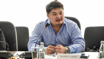 Фотография к новости: Мәмбетәлиев қоғамда неге депутаттарға деген жағымсыз пікір қалыптасқанын түсіндірді