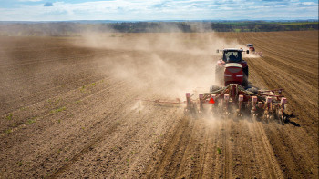 Фотография к новости: Көктемгі егіс жұмыстарына 140 млрд теңге бөлінбек