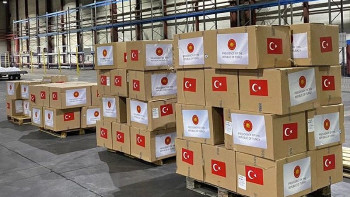 Фотография к новости: Қазақстан Түркияға 250 тонна гуманитарлық көмек жібереді