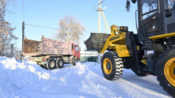 Фотография к новости: Ақтөбе қалың қардан тазартылып жатыр