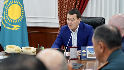 Әлихан Смайылов: Адамдардың отандық медицинаға деген сенімін қалпына келтіру керек