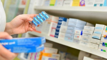 Фотография к новости: Министр: Медицина қызметкерлері әлі күнге дәрі-дәрмекті қолмен араластырады