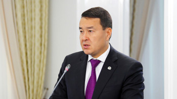 Фотография к новости: Смайылов өңір әкімдеріне қар шығару жұмыстарын күшейтуді тапсырды