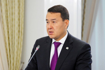 Фотография к новости: Смайылов өңір әкімдеріне қар шығару жұмыстарын күшейтуді тапсырды