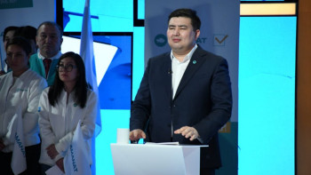 Фотография к новости: Пікірсайыста «Amanat» ұсынған мәселе қандай?