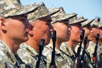 Фотография к новости: Биыл лейтенант шенін алғандар әскерге шақырыла ма?