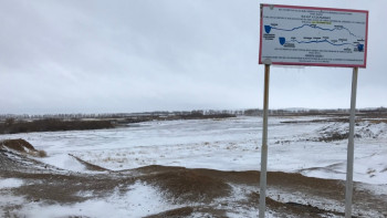 Фотография к новости: Аудан халқы су деп сынап ішіп отырса да Қарағанды облысы әкіміне бәрібір