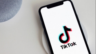 Енді 18 жасқа толмаған балалар TikTok-ты тек бір сағат пайдалана алады