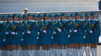 Фотография к новости: Әскери сала. Намыстан жаралған қазақ қыздары