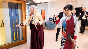 Фотография к новости: Ханбок, лотос шайы: Дипломаттар корей мәдениетімен тереңірек танысты