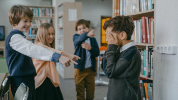 Фотография к новости: ІІМ буллингке ұшырайтын балаларды ерте анықтайтын әдістеме дайындайды