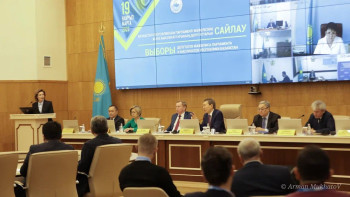Фотография к новости: Сайлау-2023: Пікірсайыста қатысушылардың сөз сөйлеуі жеребе тарту арқылы анықталады