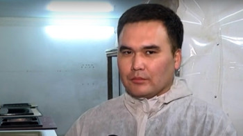 Фотография к новости: Қызылордалық кәсіпкер мәрмәр тастан раковина жасап шығарады