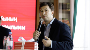 Фотография к новости: Көбі қазақтар ақшаны үнемдей алмайды деп ойлайды - қаржыгер