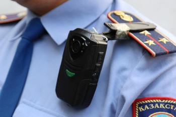 Фотография к новости: Жамбылдық полицей бес адамды уланудан құтқарып қалды