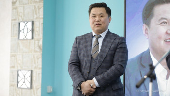 Фотография к новости: Ағадан алқау алған ұл