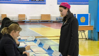 Фотография к новости: Қарағандылықтар сайлауға белсенді қатысуда